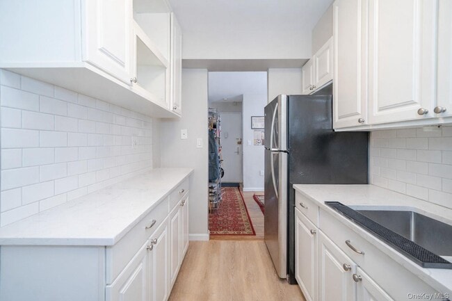 Building Photo - 21 Fairview Ave