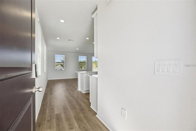 Building Photo - 698 Muhly Wy