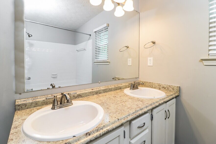 Building Photo - 1260 Grayland Hills Trail