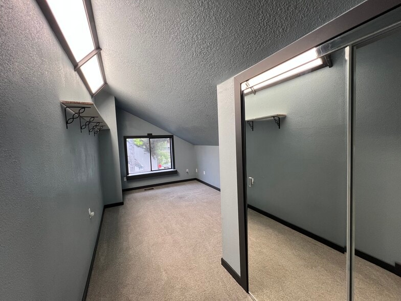 Building Photo - 20647 NW Lapine Way