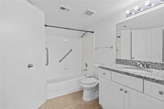 Building Photo - 2214 Grand Cayman Ct