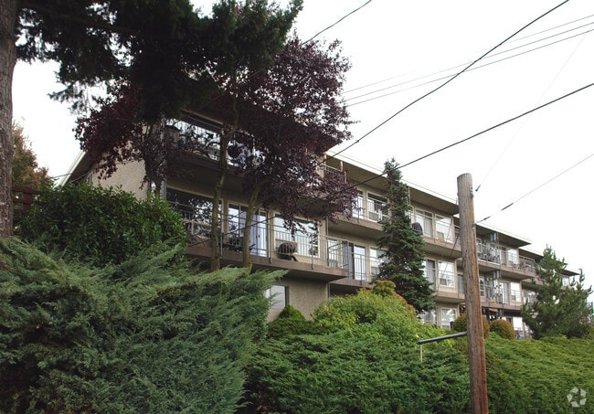 Building Photo - Fountain Court Apartments