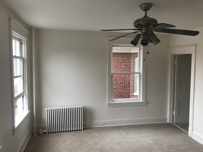 Front Bedroom - 404 Elm St