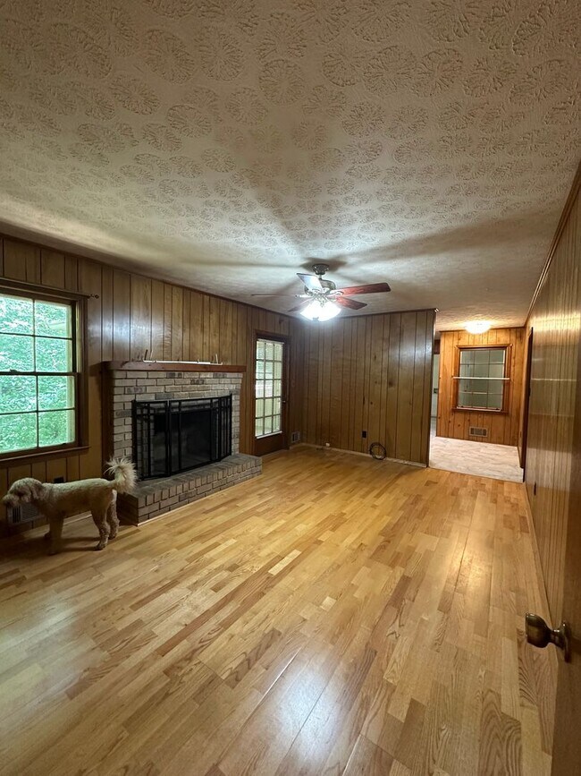 Building Photo - 375 Segrest Cir