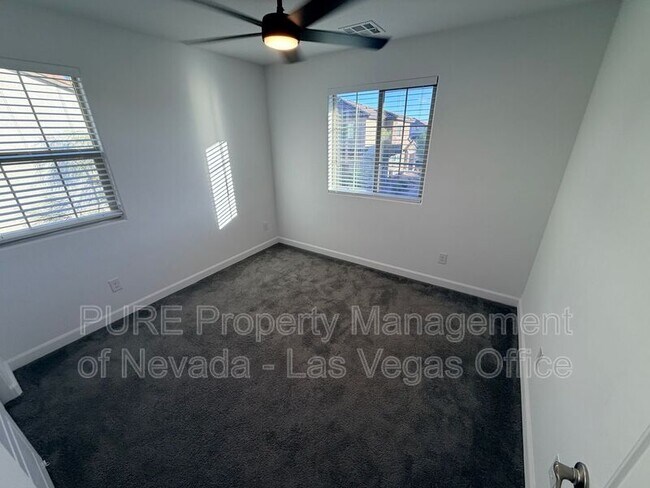 Building Photo - 815 Watford Pl