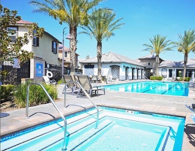 Building Photo - 6088 Sendero Ave