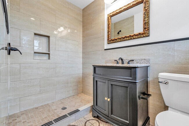 Building Photo - 1803 Sea Queen Ct