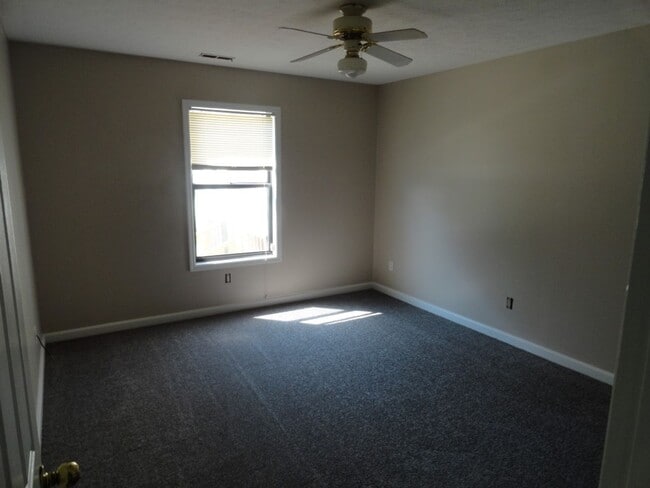 Building Photo - Countrytown Townhomes Hope Mills, NC