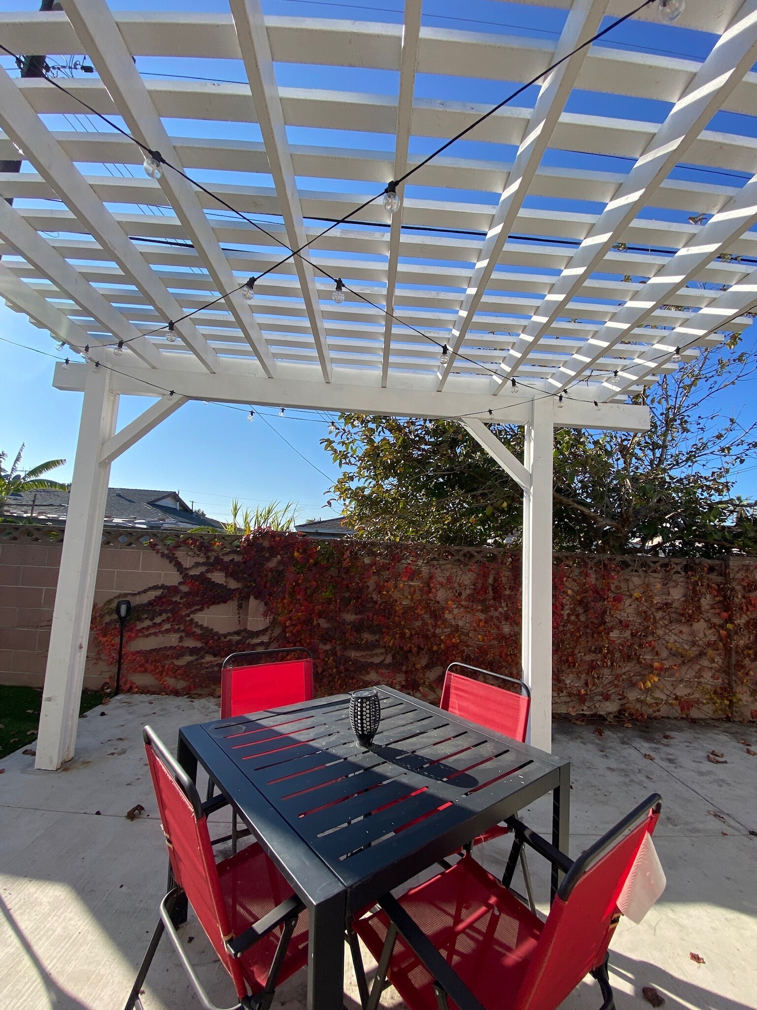 Building Photo - 13115 Siemon Ave