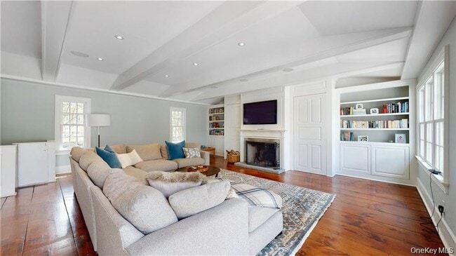 Building Photo - 25 East St