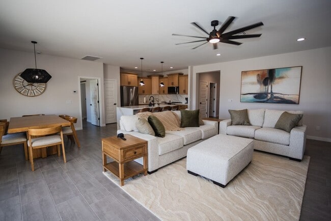 Building Photo - VR - 881 Pueblo Dr