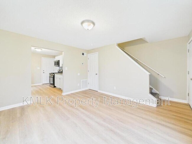 Building Photo - 9042 Maple Grove Rd