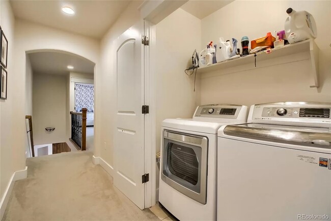 Building Photo - 5 bedroom home 3 blocks from Wash Park!