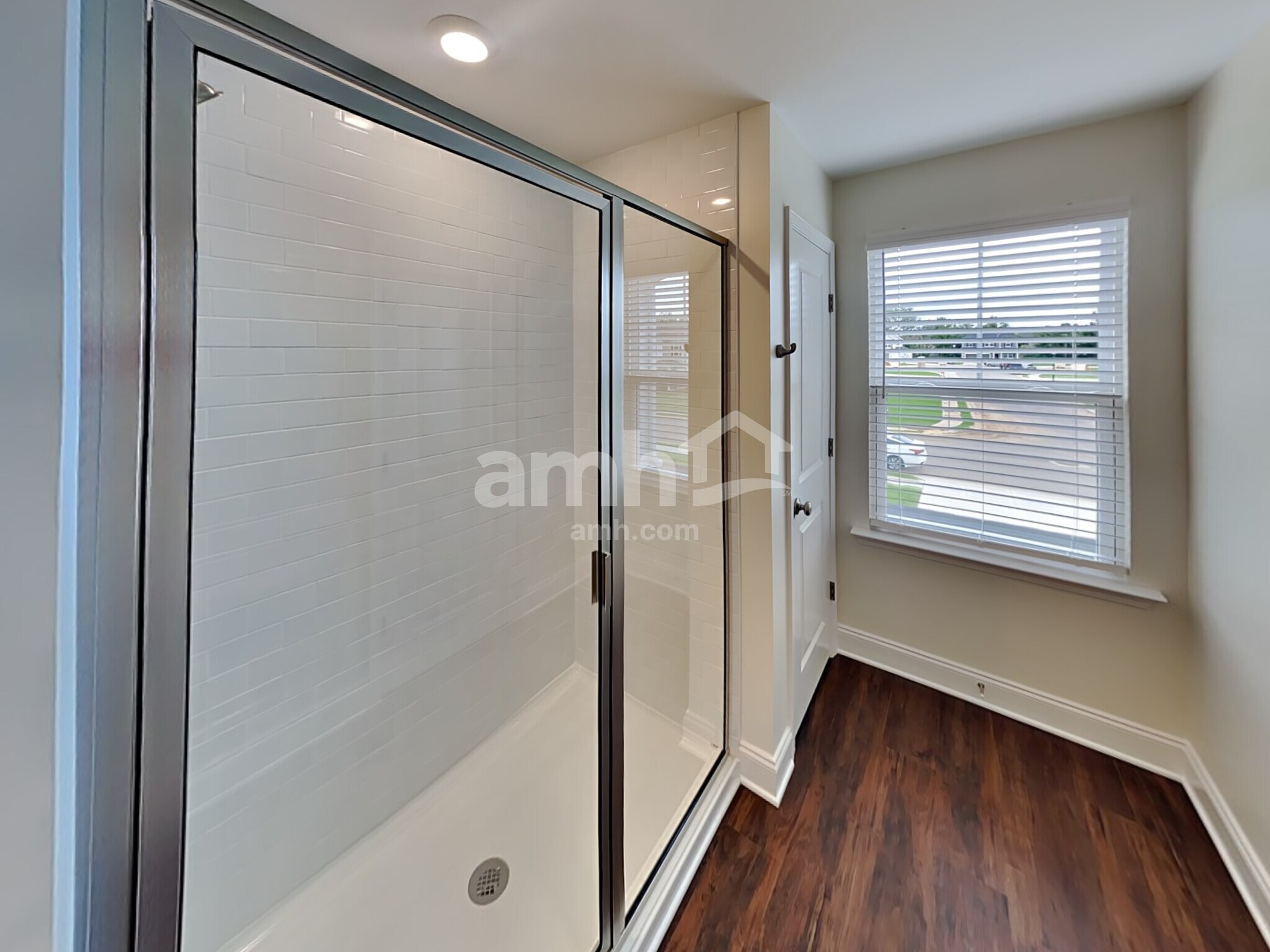 Building Photo - 5223 Valor Dr