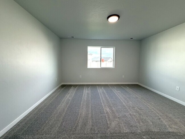Building Photo - Move-In Special! Brand new 3 bed 2 bath ho...