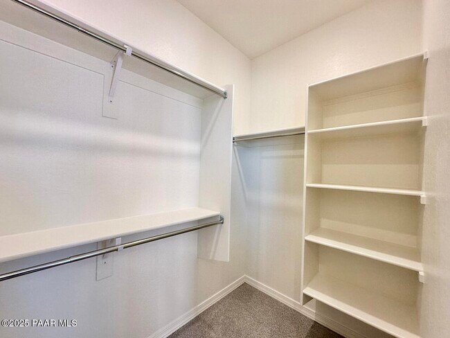 Building Photo - 7701 E Fieldstone Dr