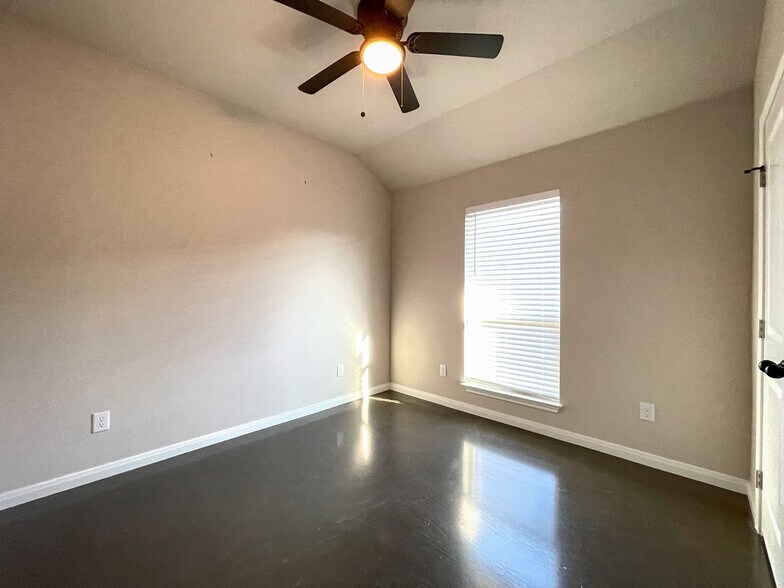 Building Photo - 100 W Windmill Way