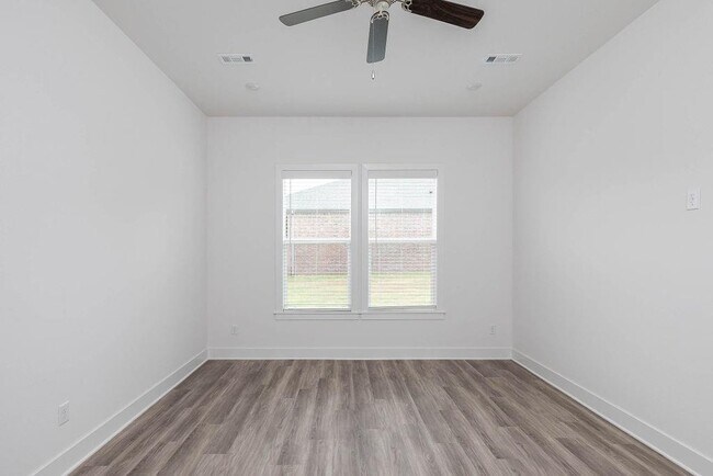 Building Photo - 2856 S Zinc Ave