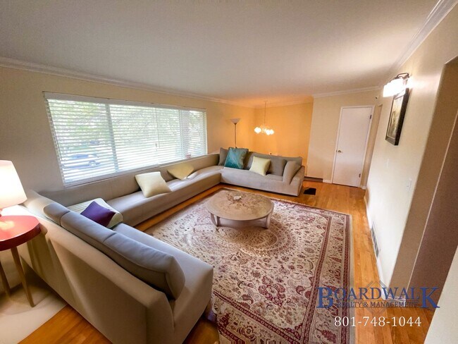 Building Photo - 2827 E Bridgewater Dr