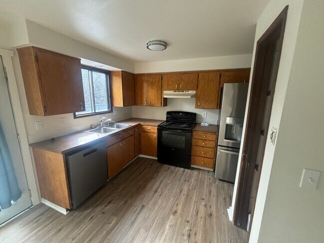 Building Photo - Charming 2 Bed, 2 Bath Home! *SPECIAL: $50...