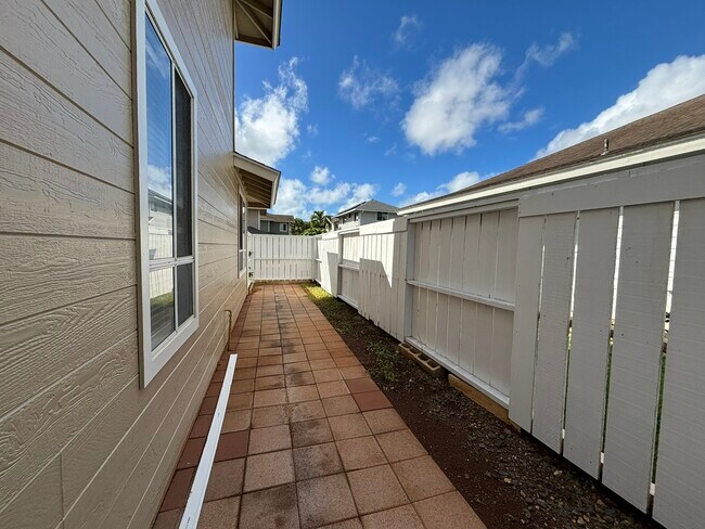 Building Photo - 91-1058-1058 Keokolo St