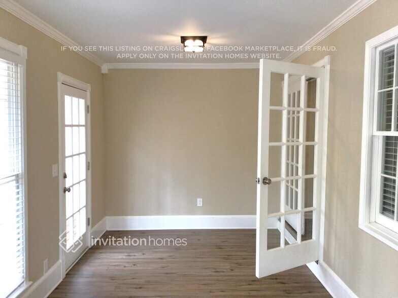 Building Photo - 492 Summit Ridge Dr