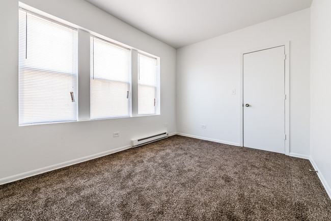 Bedroom at 5100 W Monroe - 5100-04 W Monroe St