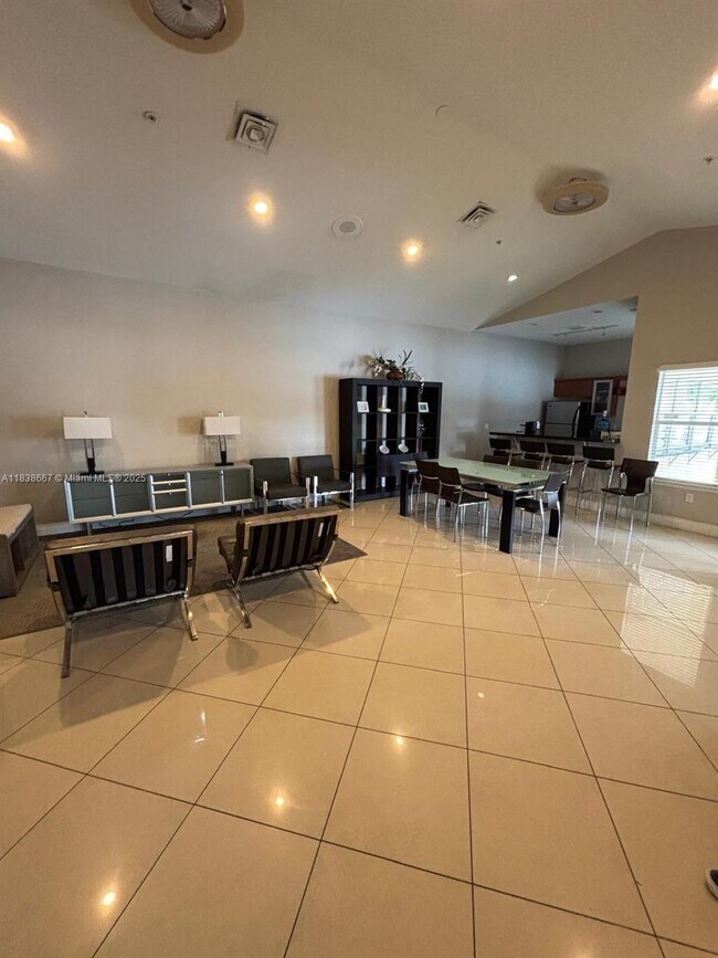 Building Photo - 12620 Vista Isles Dr