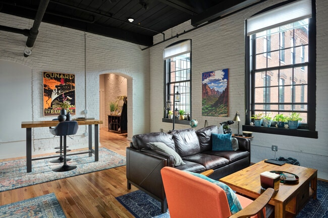 Building Photo - James Corner