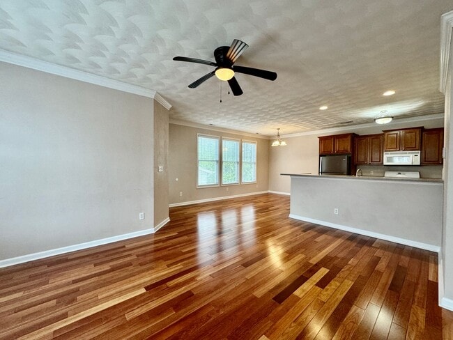 Building Photo - Beautiful 3 Bedroom Duplex by the Beach! A...