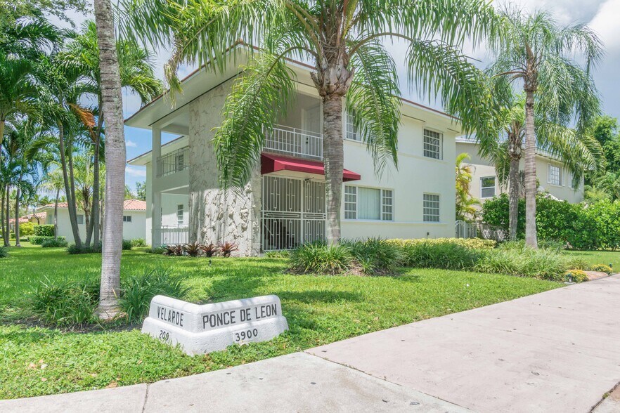 Building Photo - 3912 Ponce de Leon Blvd