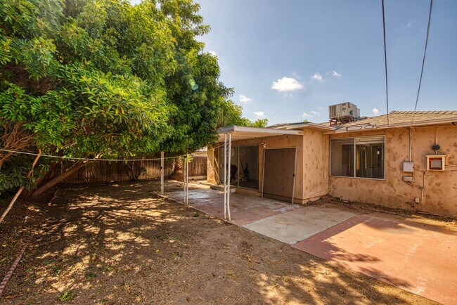 Building Photo - 6141 Dorothy Dr