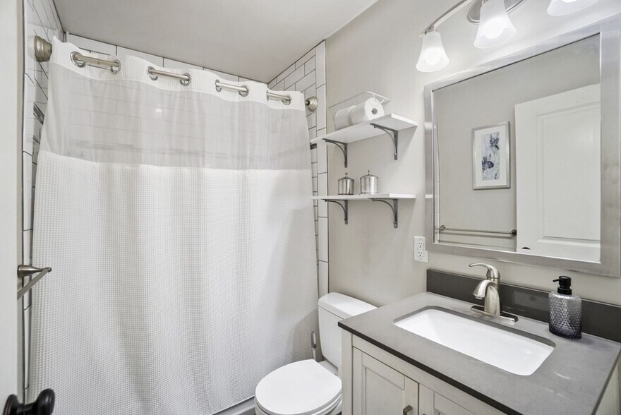 Building Photo - 138 High St