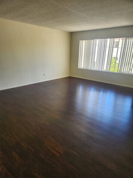 Building Photo - 1326 N Central Ave