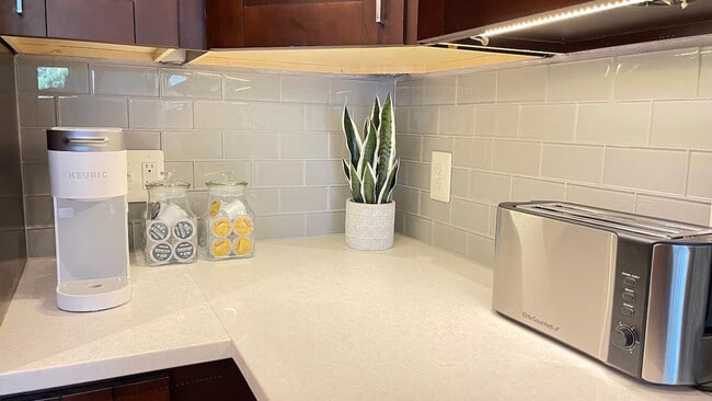 Building Photo - 7480 Carriage Hills Dr