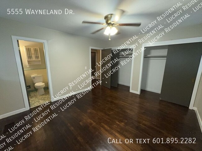 Building Photo - 5555 Wayneland Dr