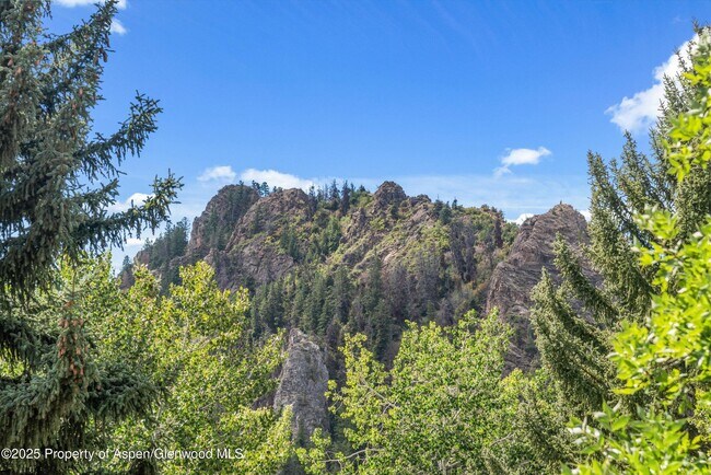 Building Photo - 500 W Francis St