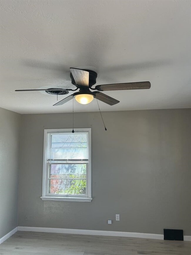 Building Photo - 2811 NW 21st Pl