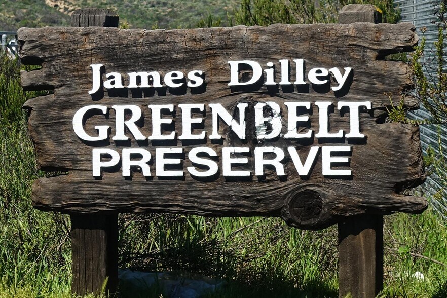 Building Photo - 21 Woodswallow Ln