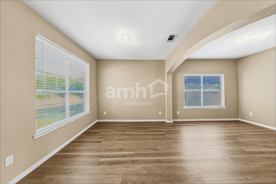 Building Photo - 5717 Eagle Mountain Dr