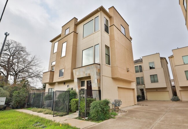 Building Photo - 1205 Birdsall St