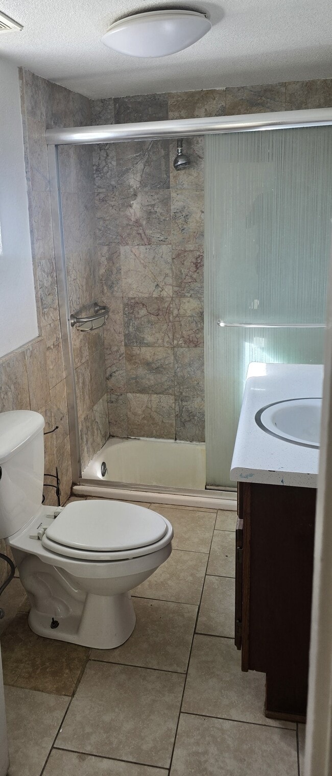 Building Photo - 315 W Palma St