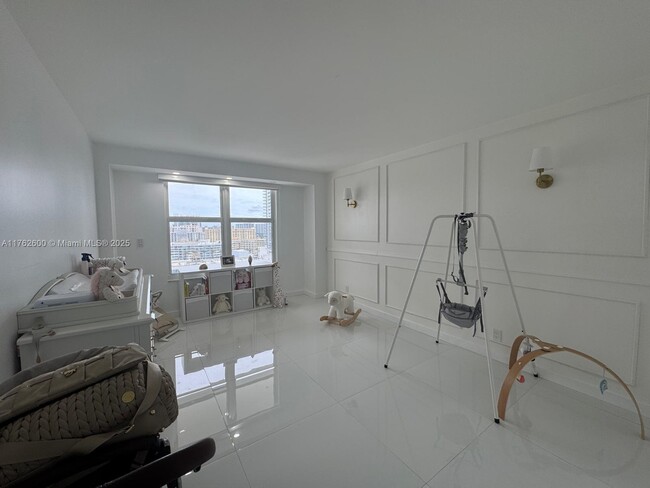 Building Photo - 3800 S Ocean Dr