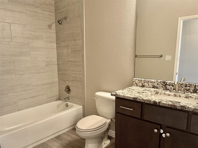 Building Photo - 401 CR 306