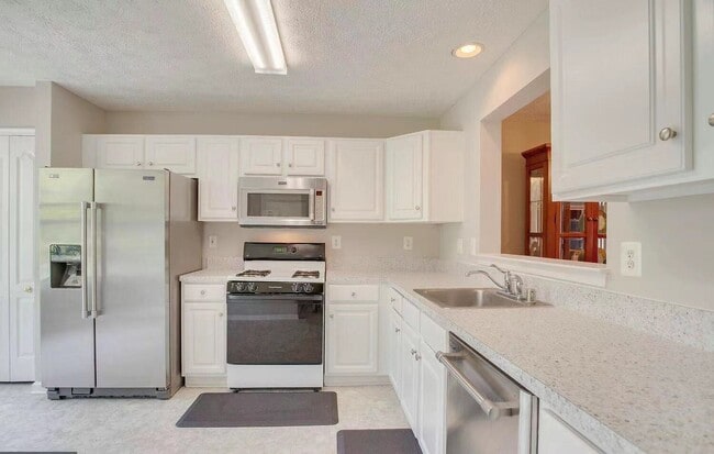 Building Photo - 3227 Halcyon Ct