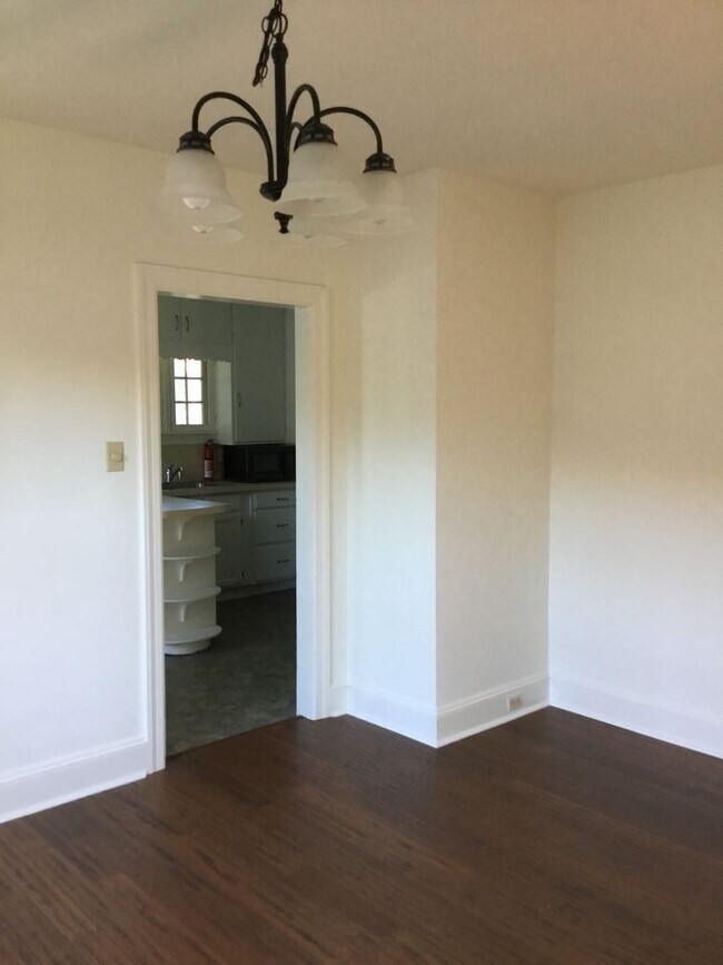 Building Photo - 3 br, 2 bath House - 2090 NEW DANVILLE PIKE