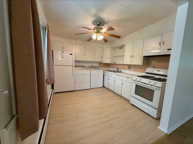 Primary Photo - 125 Glendale Dr