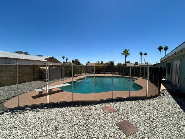 Building Photo - 14017 N 38th Dr