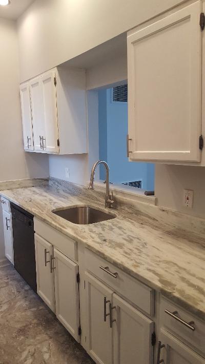 Building Photo - 1617 Christian St