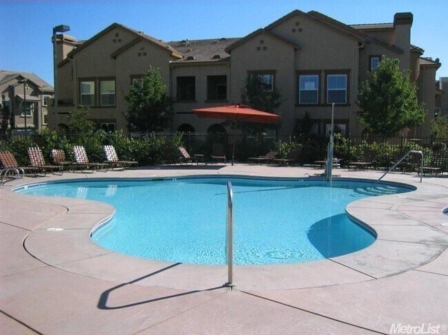 Building Photo - Welcome Home To This Adorable North Natomas Condo!